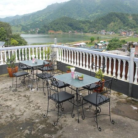 Hotel Blue Heaven Pokhara Ngoại thất bức ảnh