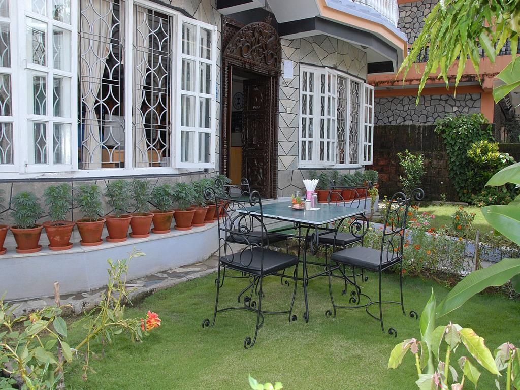 Hotel Blue Heaven Pokhara Ngoại thất bức ảnh