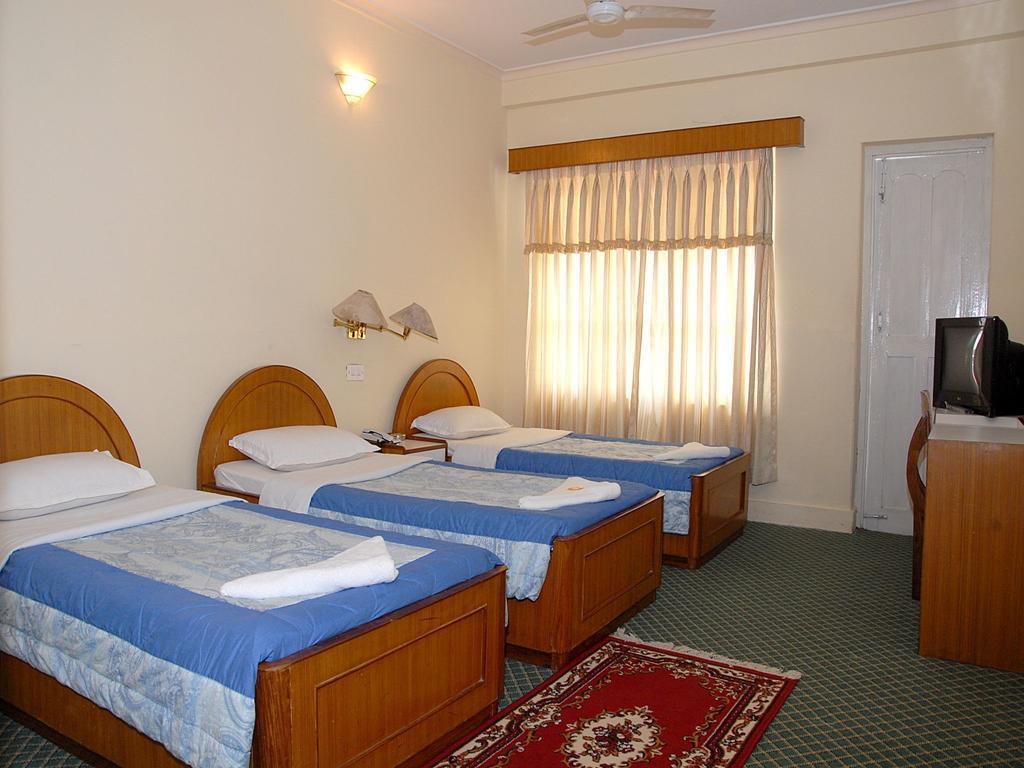 Hotel Blue Heaven Pokhara Ngoại thất bức ảnh