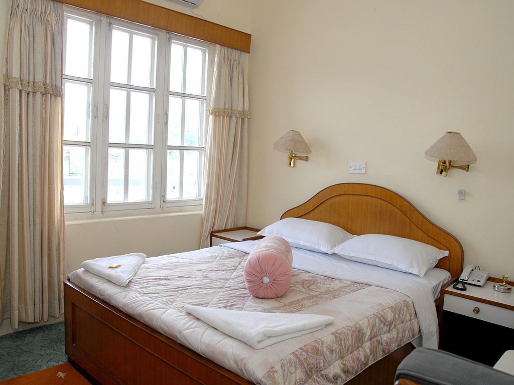 Hotel Blue Heaven Pokhara Ngoại thất bức ảnh